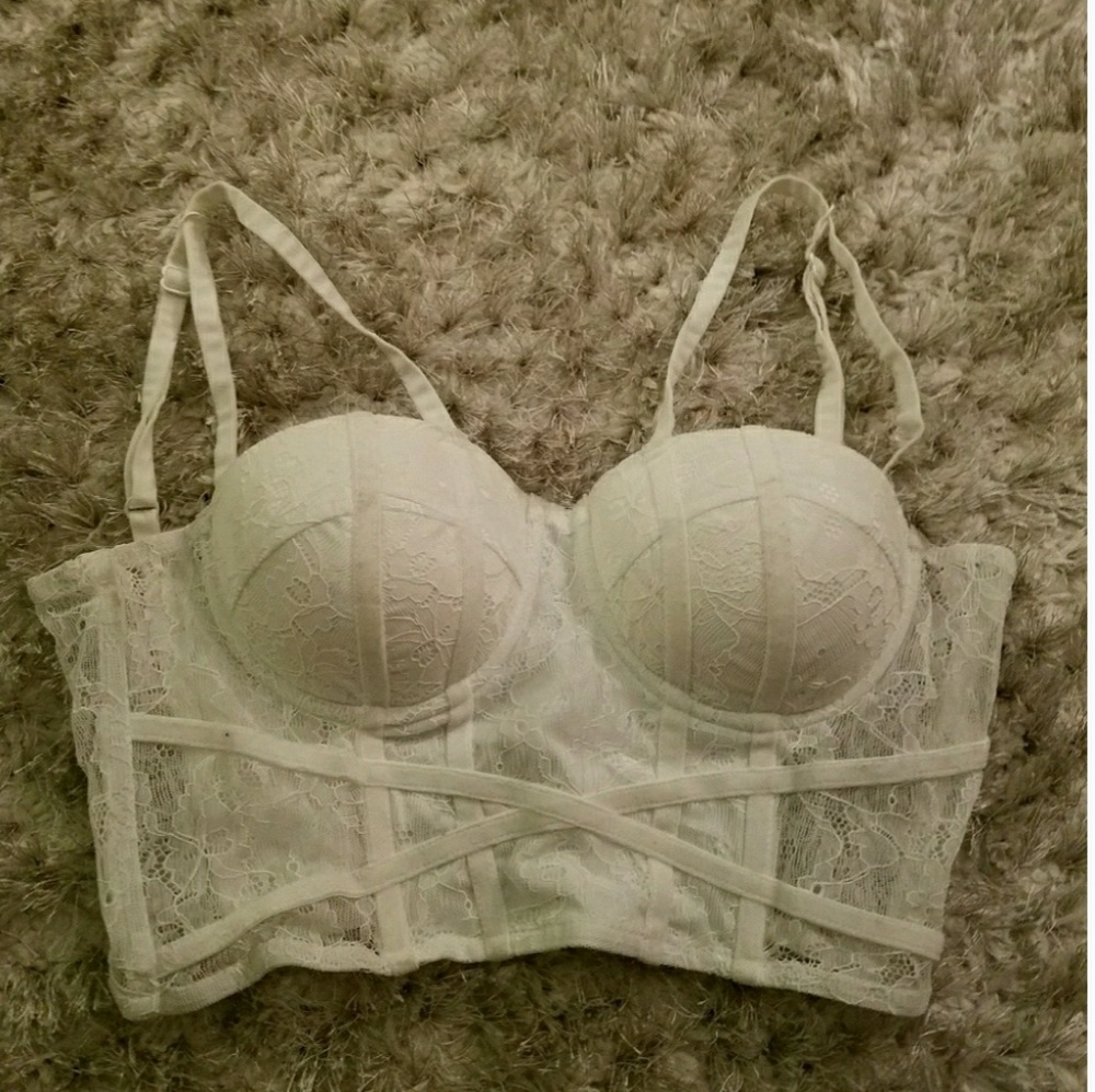Cute white cropped top new with tags
